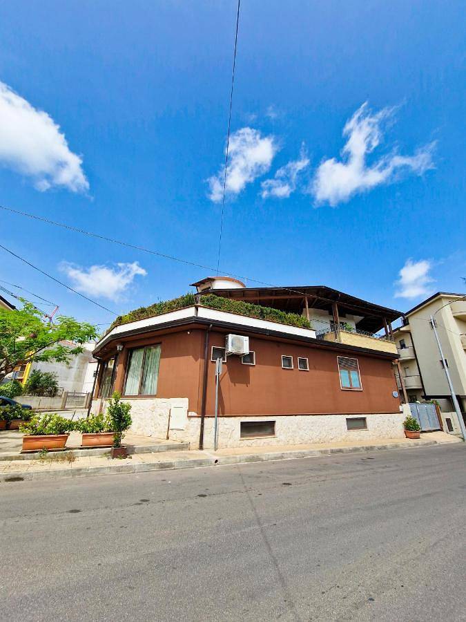 Chambre d’hôte pour 2 personnes, avec vue et jardin, adapté aux familles à Santeramo in Colle - 3