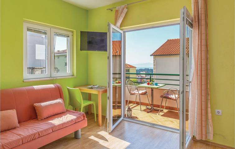 Appartement de vacances entier, Appartement moderne avec terrasse, Wi-Fi et parking près de Makarska in Makarska, Makarska riviera