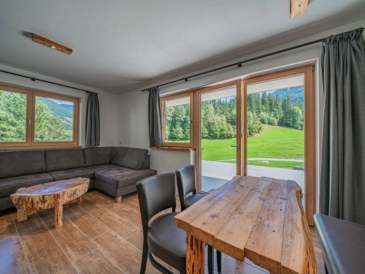 Ganze Wohnung, Stilvolle Ferienwohnung in ruhiger Naturlage in Zillertaler Alpen