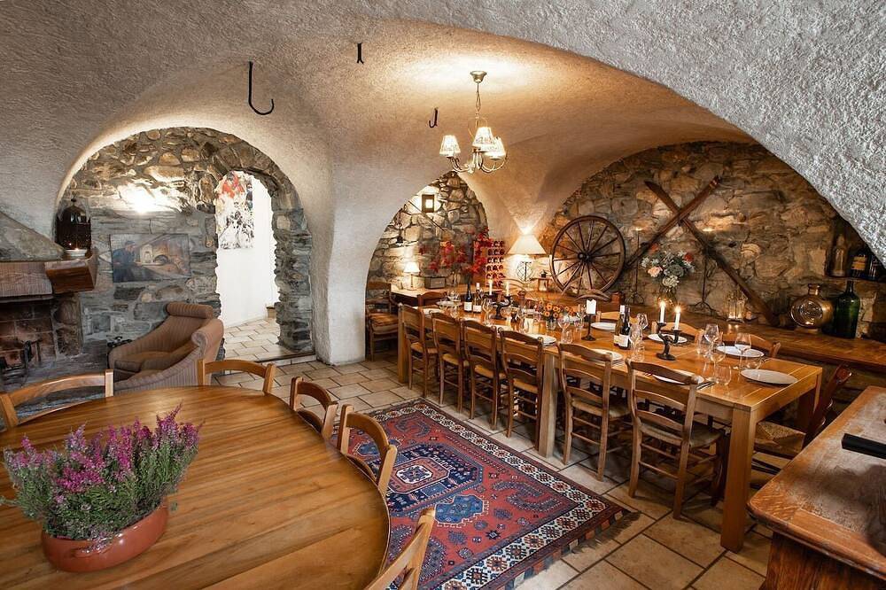 Chalet Rostaing, self catering Summer - catered in Winter in Vaujany, Parc national des Écrins