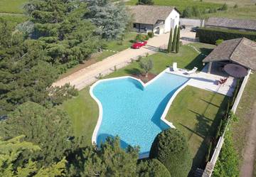 Chambre d’hôte pour 2 personnes, avec terrasse ainsi que piscine et jardin à Saint-Jean-d'Ardières