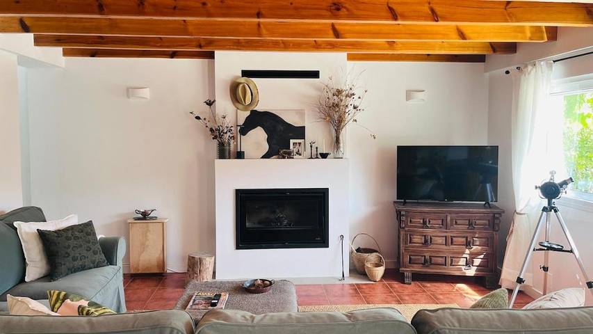Apartamento para 6 personas, con piscina además de terraza y vistas en Yunquera
