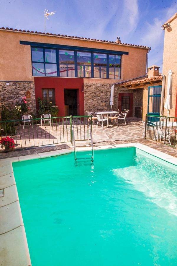 Casa de vacaciones para 10 personas, con terraza además de vistas y piscina, Se admiten mascotas en Comarca de Ciudad Rodrigo - 3