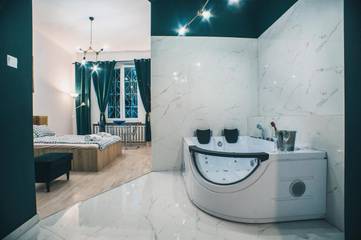 Gîte pour 2 personnes, avec jacuzzi à Varsovie