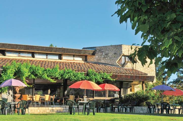 Club vacances pour 5 personnes, avec piscine ainsi que jardin et balcon en Dordogne - 2