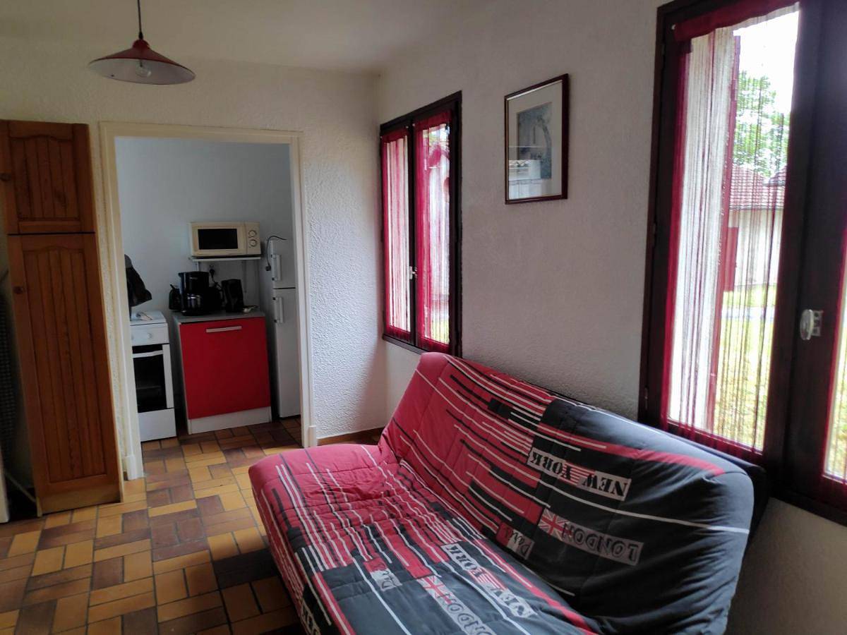Two-Bedroom House in Castillonnès, Région de Villeneuve-sur-Lot