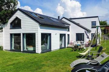 Location de vacances pour 12 personnes, avec jardin et terrasse, animaux acceptés à Saint-Molf