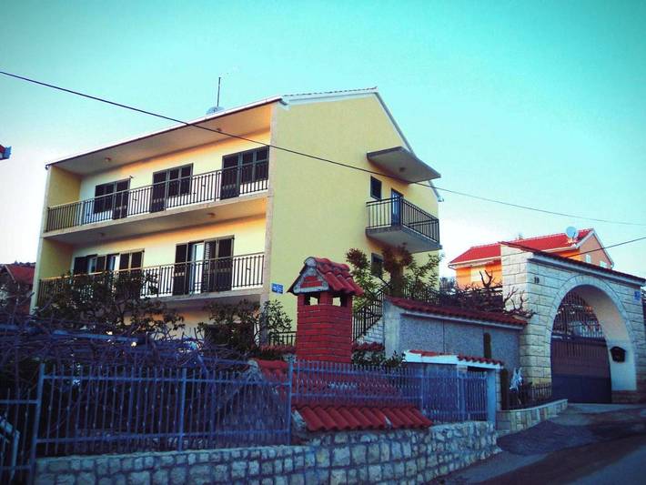 Maison d’hôte pour 3 personnes, avec jardin ainsi que terrasse et vue