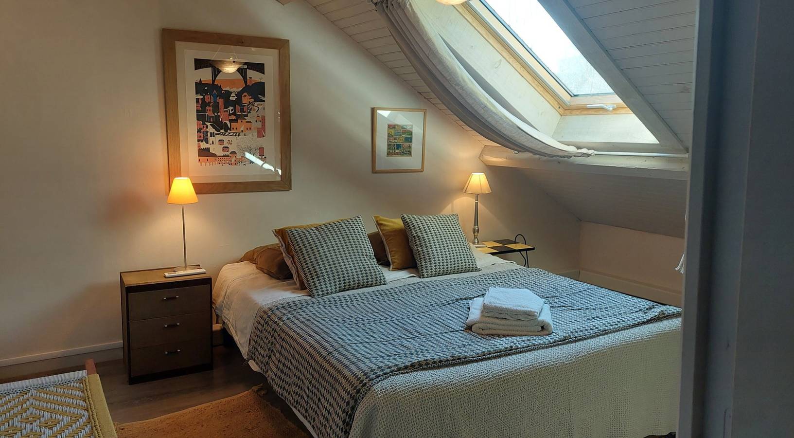 Maison de village - Chambre Genevrier in Cajarc, Parc Naturel Régional des Causses du Quercy