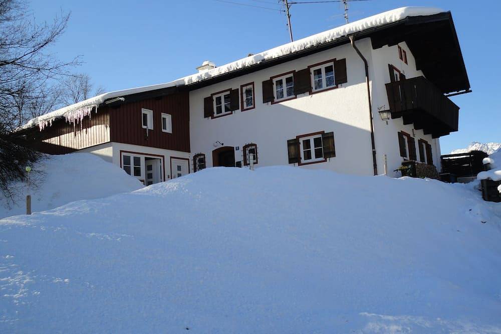 80 qm große Ferienwohnung, 2 Schlafzimmer bis 5 Pers., 2 Balkone, sonnig & ruhig in Göllstock, Berchtesgaden