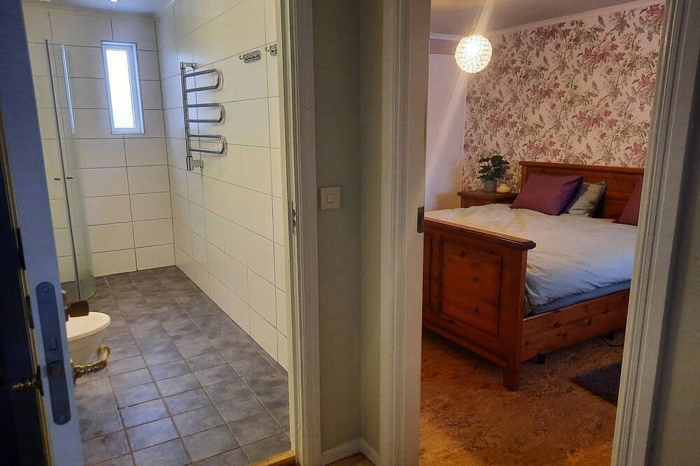 Private wellness house med private outside jacuzzi, sauna, massagechair and gym in Hagfors, Värmland
