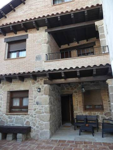 Gîte pour 8 personnes, avec terrasse, animaux acceptés à Lanzahíta