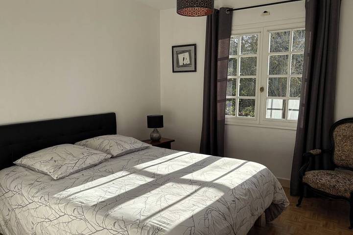 Location de vacances pour 10 personnes, avec terrasse et jardin, animaux acceptés à Maslives - 2