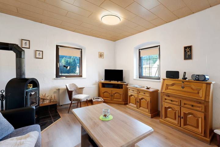 Apartamento 'Schmalzgrube' con jardín privado y Wi-Fi in Jöhstadt, Montes Metálicos