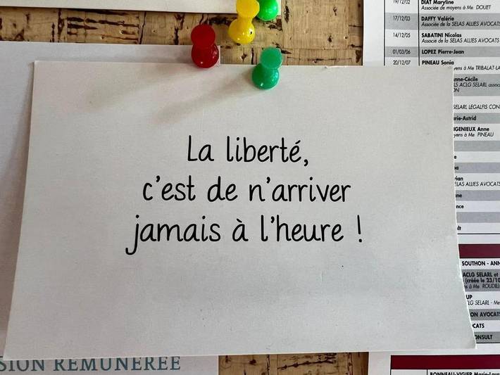 Location de vacances pour 4 personnes, avec jardin et piscine dans la Tamarissière