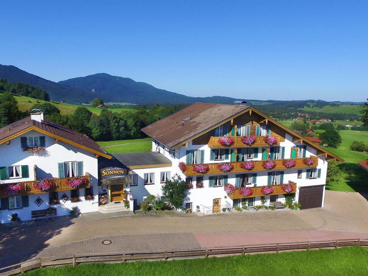 Kur- & Vitalhotel Sonnen - Einzelzimmer Kat. B (ab 7 Nächte) in Bad Kohlgrub, Bayerische Alpen