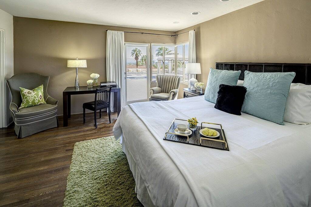 Architectural Digest Sonder Estate bietet Filmnächte unter dem Wüsten Sternen! in Palm Springs, Coachella Valley