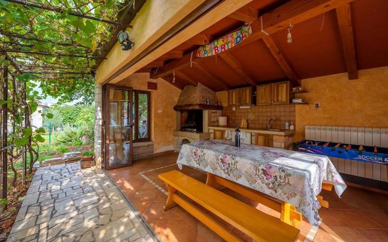BnB für 6 Personen, mit Balkon und Terrasse sowie Garten in Istrien