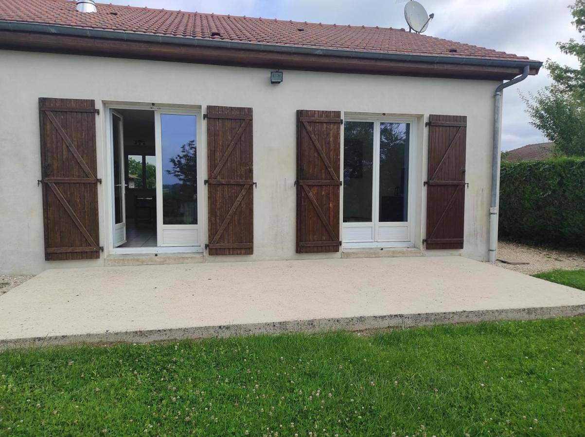 Three-Bedroom House in Longeville-sur-la-Laines, Rives Dervoises