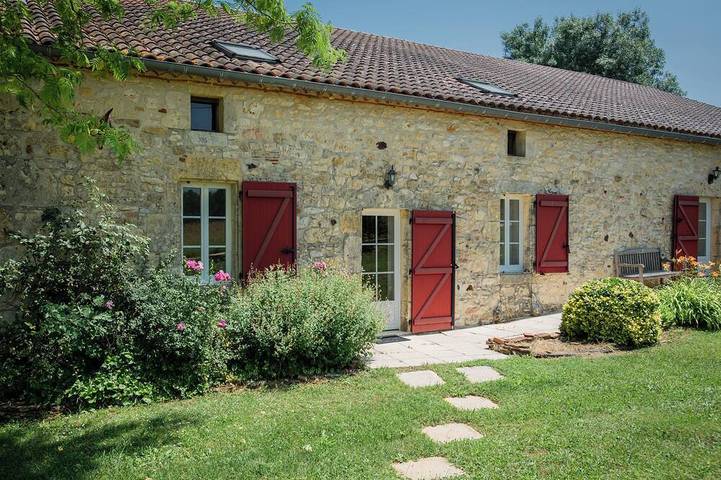 Location de vacances pour 8 personnes, avec jardin et terrasse, animaux acceptés à Soturac