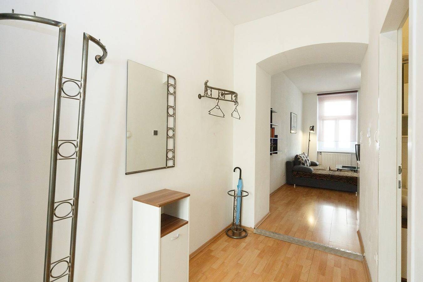Apartamento vacacional entero, Holiday flat in Fünfhaus with garden in Viena, Bosques de Viena