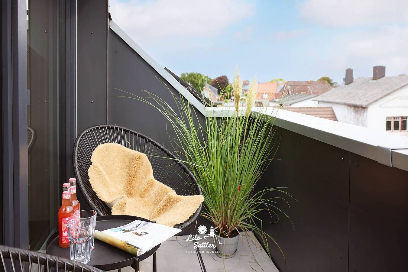 Ganze Wohnung, Büsum – Deichstuben Whg. 3: Loft-Charakter über den Dächern mit Balkon in Hafen Büsum, Büsum