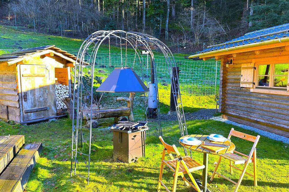 Concierge, Idyllic farm cabin by Swisshut in Sigriswil, Meer van Thun