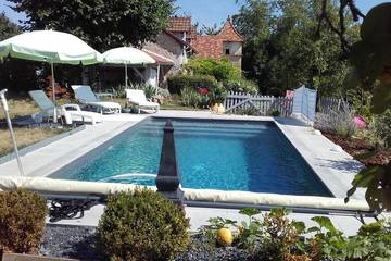 Gîte pour 4 personnes, avec piscine à Grèzes (Lot)