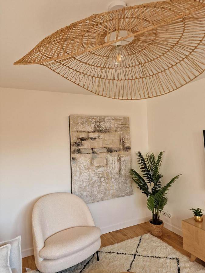 Appartement entier, One-Bedroom Apartment in Enghien-les-Bains, Val-d'Oise