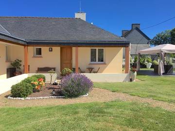 Gîte pour 3 personnes, avec jacuzzi ainsi que jardin et terrasse dans le Morbihan