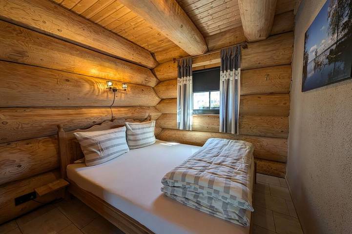 Blockhütte für 4 Personen, mit Sauna und Garten sowie Terrasse in Groß Nemerow - 2