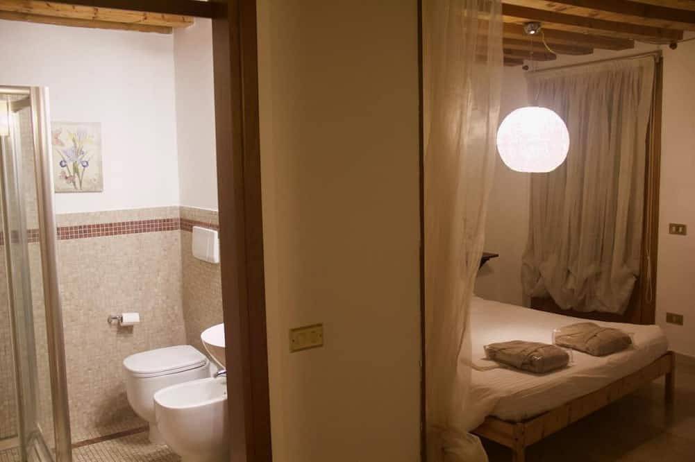 Appartement entier, Relais in the Castle - Flat in the Medieval Tower in Bassano del Grappa, Province de Vicenza