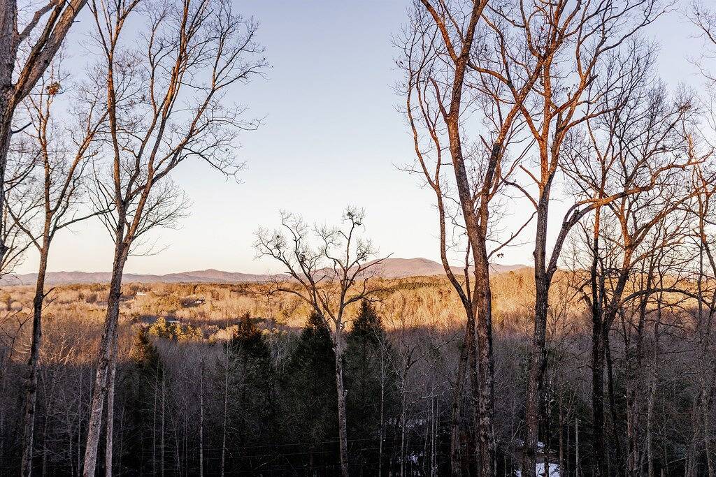 Experience Elite Mountain Luxury with Endless Style and Comfort in Chattahoochee National Forest