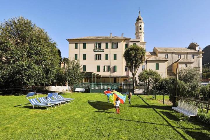 Hotel, mit Garten und Pool