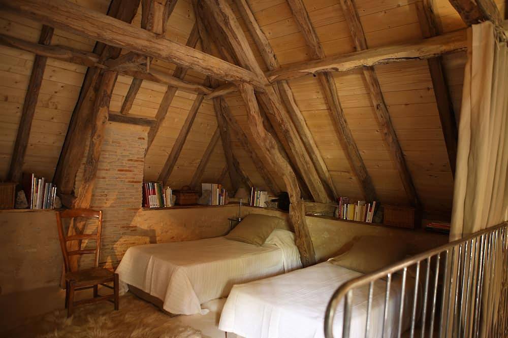 Propriété  Entierement Privative  sur 4 hectares !!! Piscine chauffée-grand luxe in Tourtoirac, Périgord Blanc