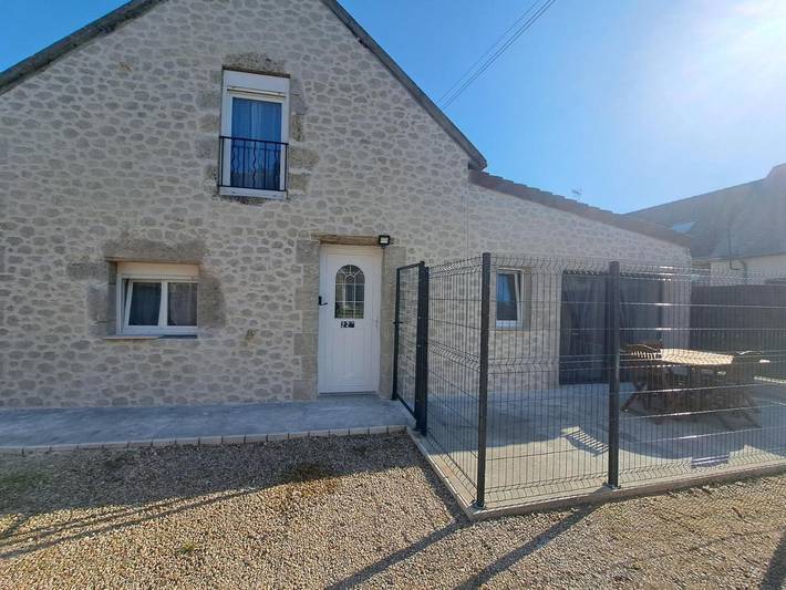 Location de vacances pour 5 personnes, avec vue et terrasse, animaux acceptés dans La Chapelle-Saint-Martin-en-Plaine - 3