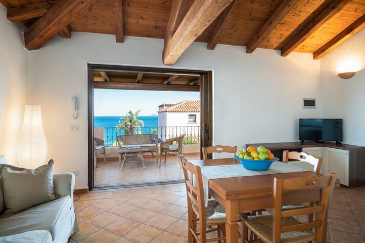 Gîte pour 4 personnes, avec balcon/terrasse et terrasse à Pittulongu - 3