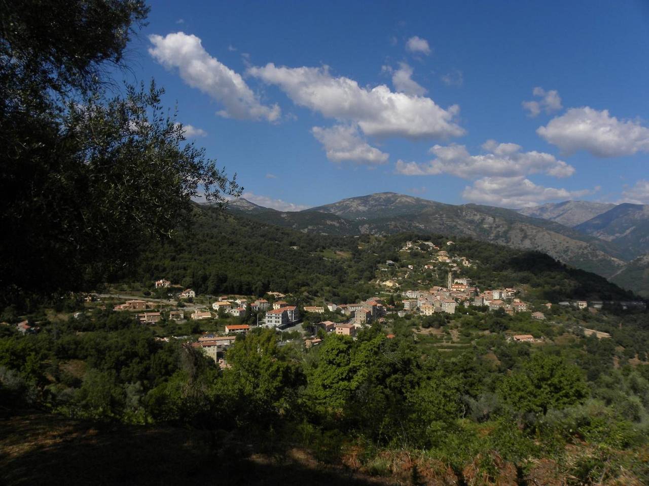 Chambre « Balogna » avec vue sur la montagne, Wi-Fi et climatisation in Vico, Région d'Ajaccio