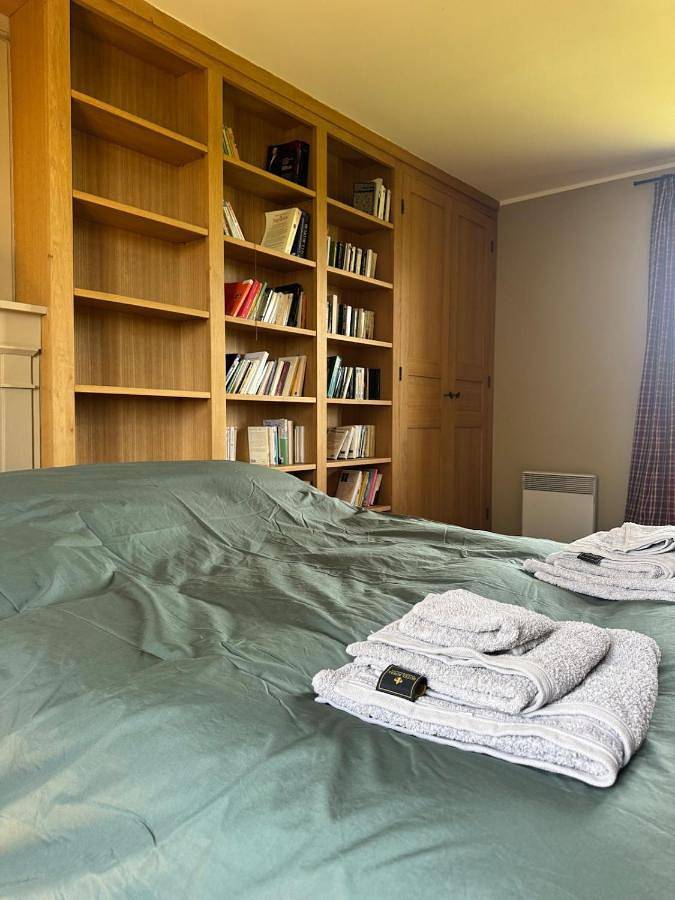 Location de vacances pour 8 personnes, avec jardin ainsi que vue et terrasse, animaux acceptés à Crouttes - 4