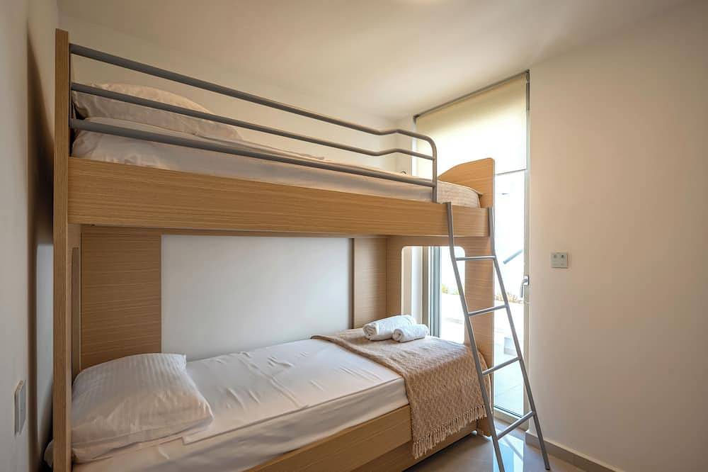 Ganze Wohnung, Glaucus, Amphimatrion Luxury Apt with hot tub & common pool, 750m to the beach in Kalyves, Chania und Umgebung