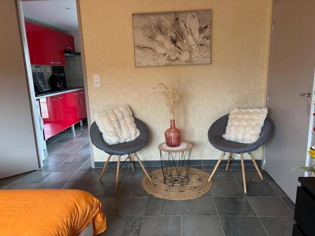 Gîte pour 2 personnes, avec Terrasse à Vions