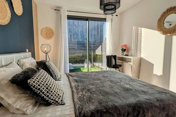 Location de vacances pour 9 personnes, avec jacuzzi et jardin dans Office De Tourisme De Sainte Lucie De Porto Vecchio - 4
