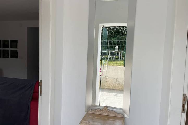 Apartamento entero, Apartamento con piscina privada y amplios jardines en Mogro. Playa. in Mogro, Miengo