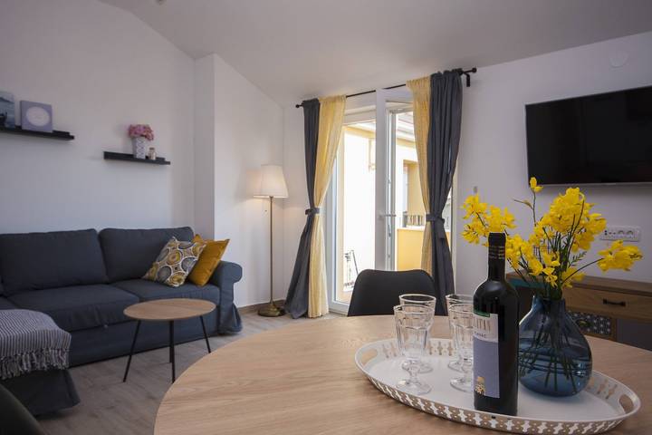Ferienwohnung für 4 Personen, mit Garten in Grad Šibenik - 3