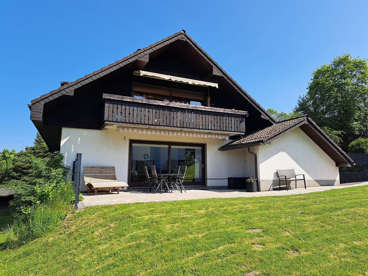 Ganze Wohnung, Ferienwohnung Sauerland Feeling mit Bergblick, privater Terrasse und Wlan in Olsberg, die Mittelgebirge
