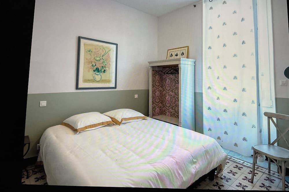 Villa Squirrel ideal to enjoy your vacations located between St Rémy / Noves. in Verquières, Arles region