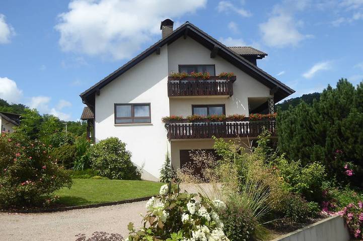 Ferienwohnung für 4 Personen, mit Balkon und Garten in Lindenfels