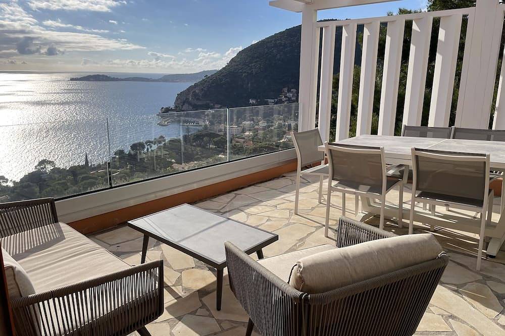Villa L'Ourmège / Exceptional sea view and 8-minute walk to the beach in Èze, Nice region