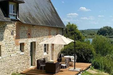 Gîte pour 6 personnes, avec terrasse à Villequier