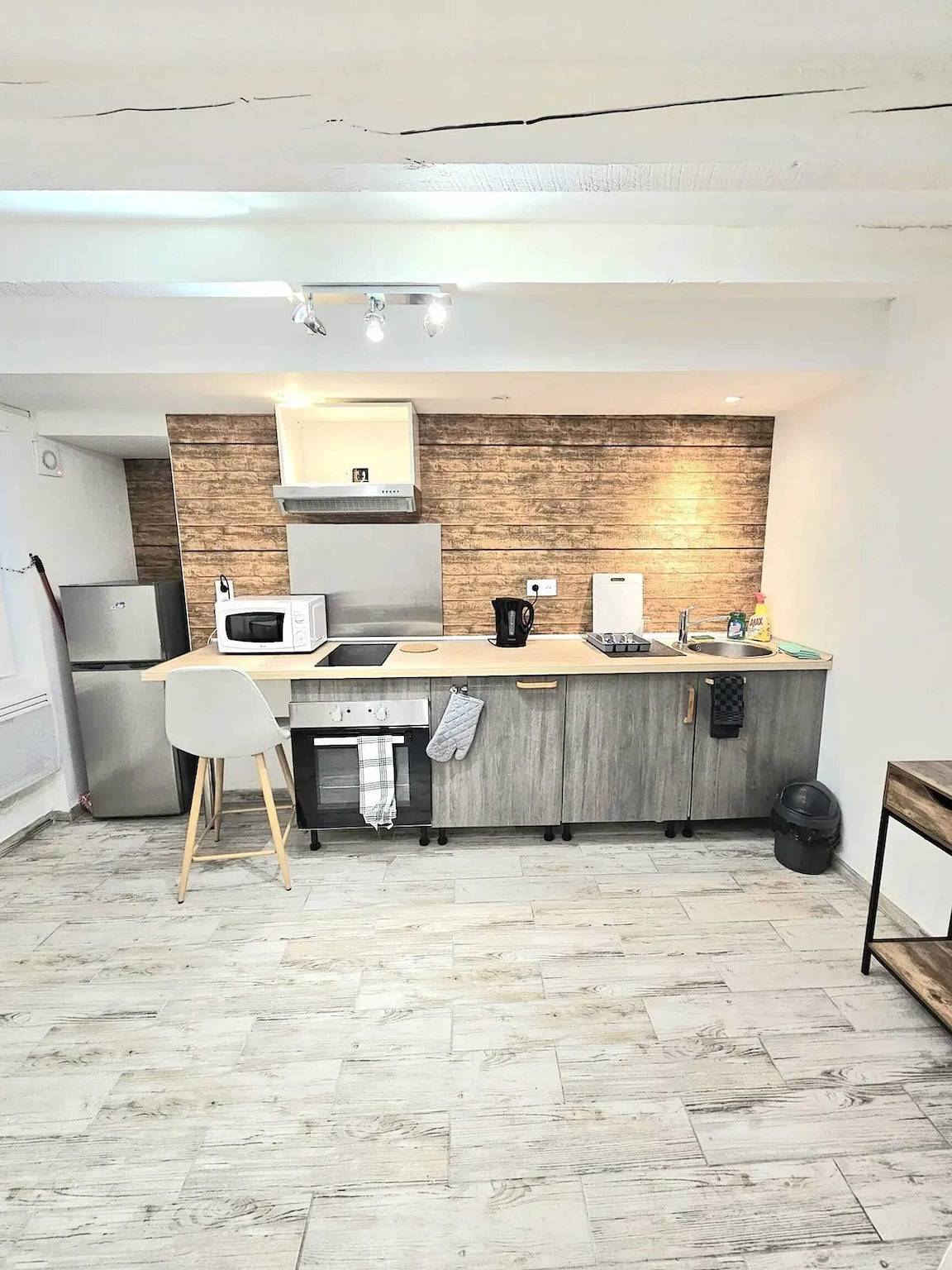 Appartement entier, Appartement accueillant à Montluçon : 35 m², 3 pers. in Montluçon, Région de Montluçon